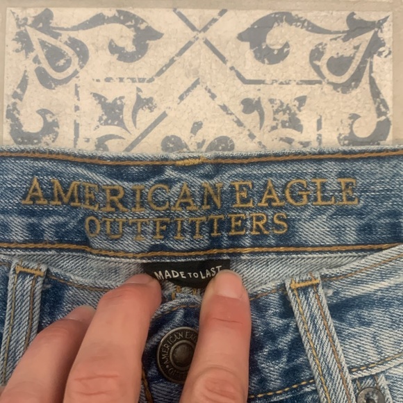 Men’s Distressed Jeans - Picture 4 of 8